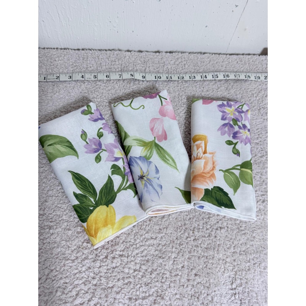 Floral Cloth Napkins Set of 3 Garden Flower Print White 17x17 Square Vintage